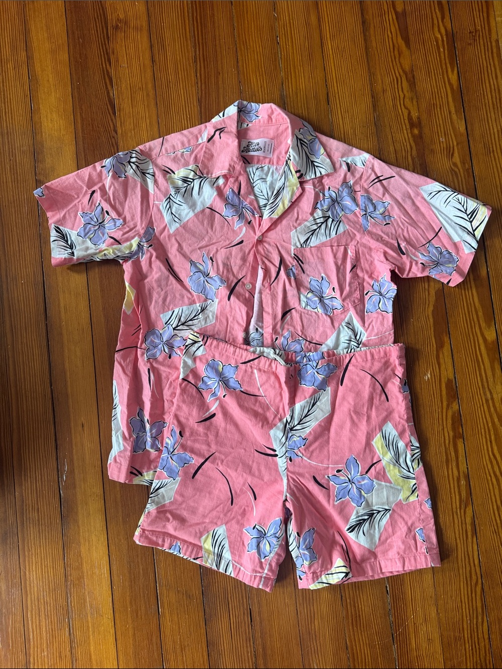 Hilo Hattie Coral Pink and Cream Hawaiian Print Shirt